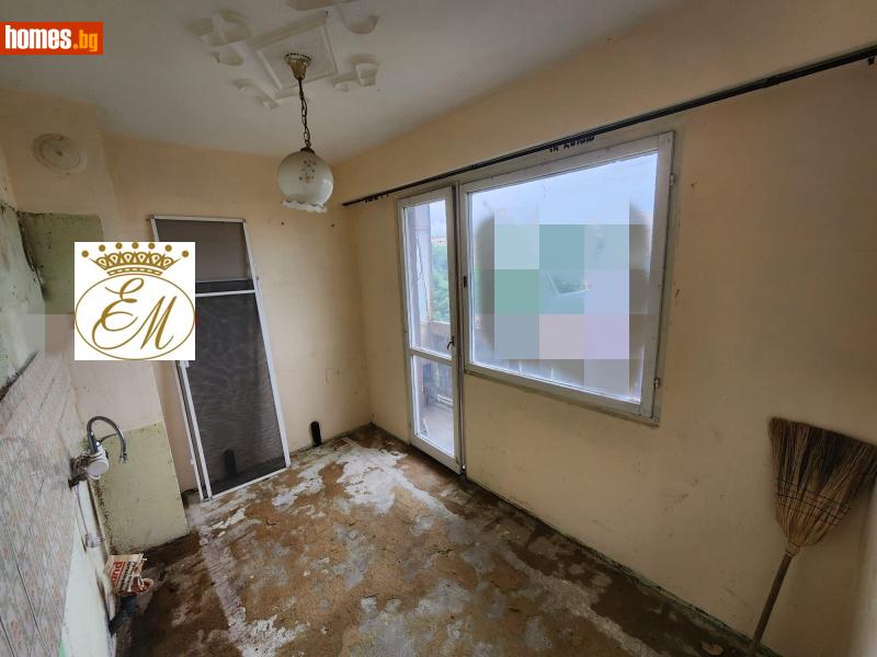 Едностаен, 45m² - Жк. Тракия, Шумен - Апартамент за продажба - Елена Минас - 114254178