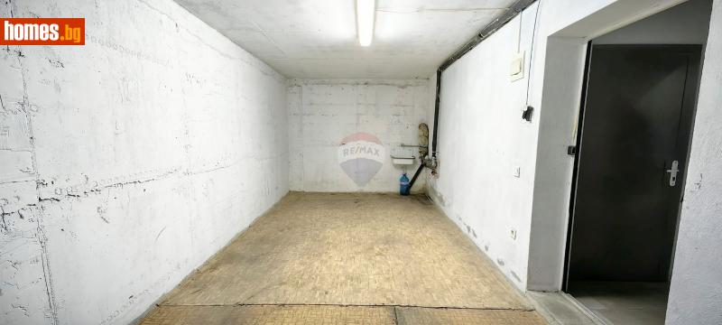 Гараж, 20m² -  Колхозен Пазар, Варна - Апартамент за продажба - RE/MAX Partners - 114355125