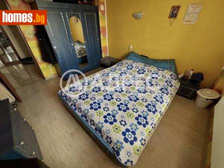 Тристаен, 82m² - Апартамент за продажба - 115868236