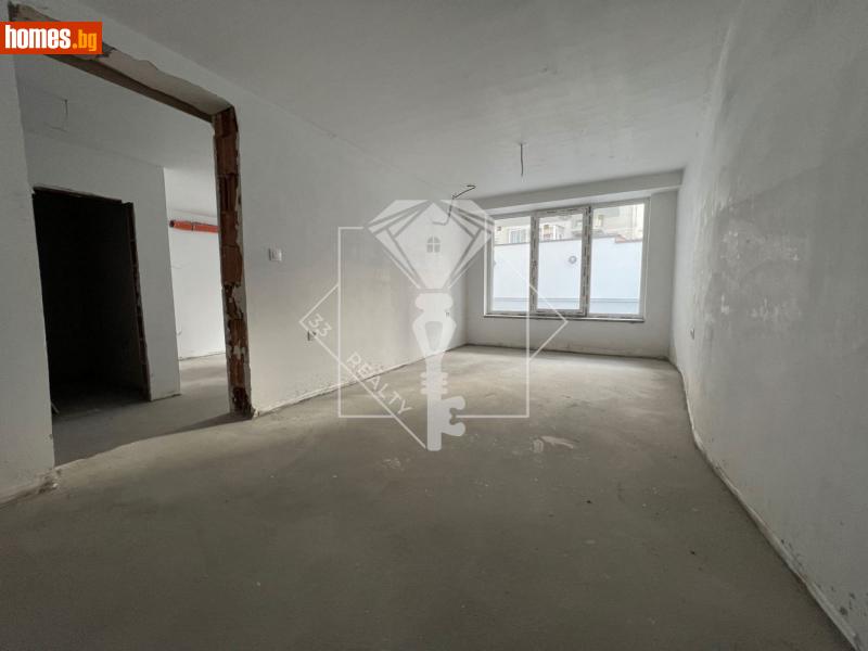 Двустаен, 137m² - Жк. Христо Ботев, Пловдив - Апартамент за продажба - 33 Realty - 116118792
