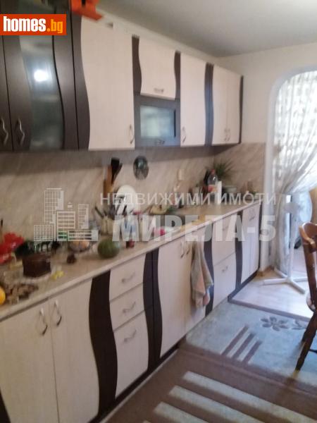 Двустаен, 70m² - Жк. Родина 3, Русе - Апартамент за продажба - Мирела 5 - 116550347